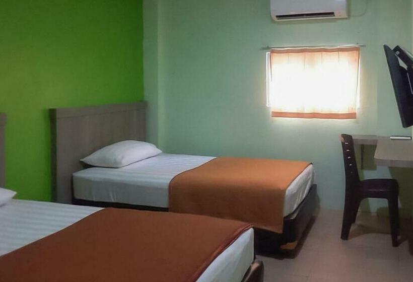 Номер Deluxe, Guest House Anak Raja Pangkalan Bun Syariah Mitra Reddoorz