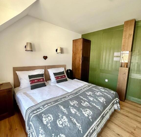 اتاق استاندارد با چشم‌انداز کوهستان, Guesthouse & Camping Danica Bohinj