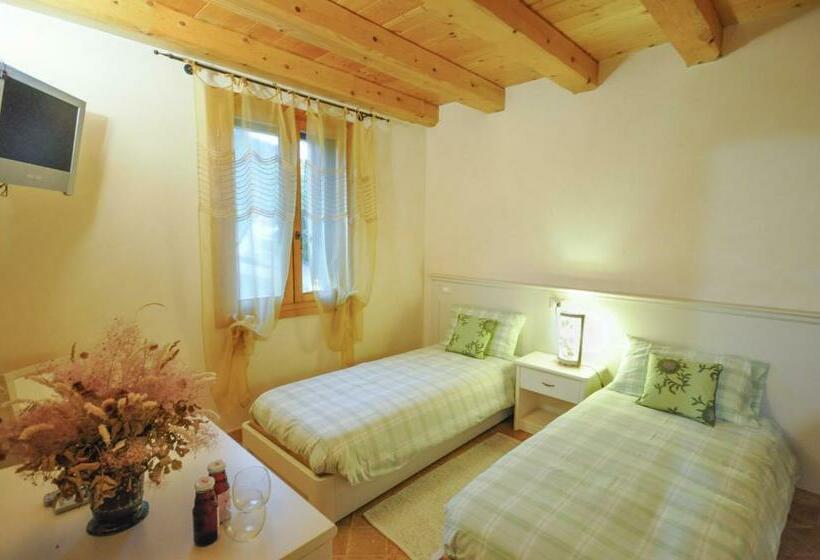 Номер Стандарт Трехместный, Agriturismo Monte Degli Aromi