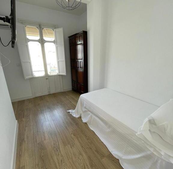 Perhehuone, Hostal La Cruz 1872