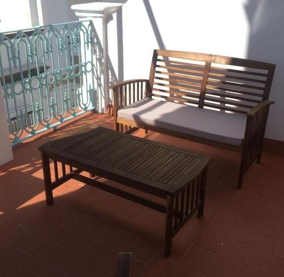 Perhehuone, Hostal La Cruz 1872
