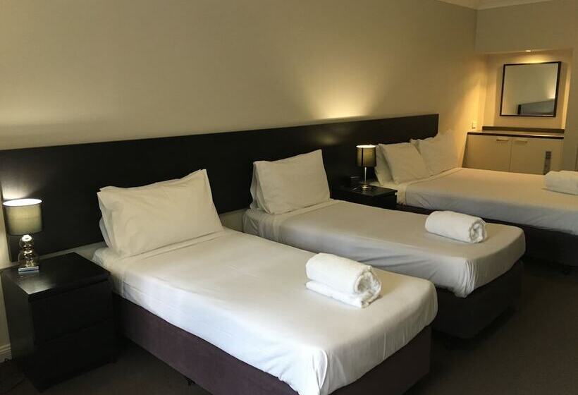 패밀리 룸, Checkers Resort