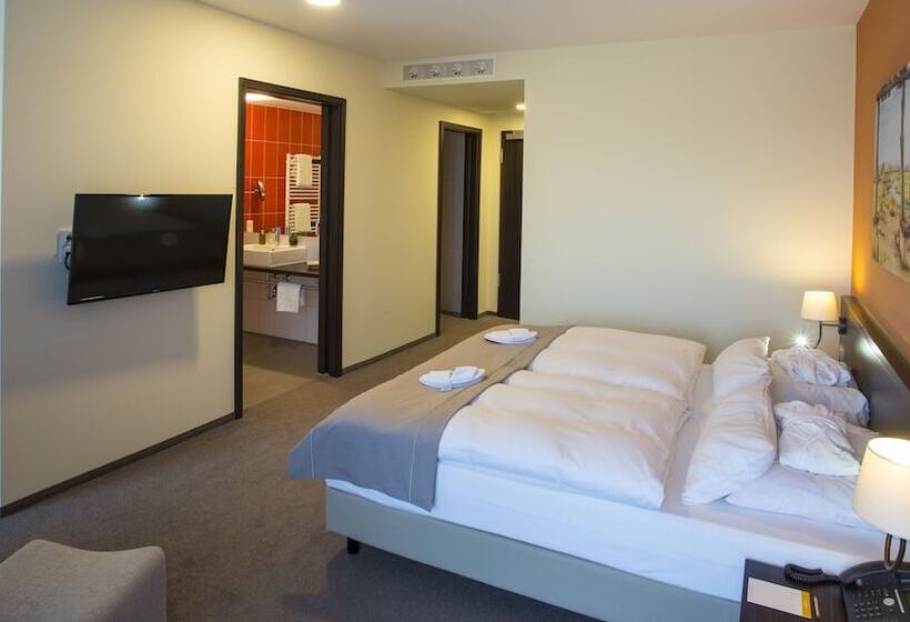 Полулюкс, Heide Spa Hotel & Resort