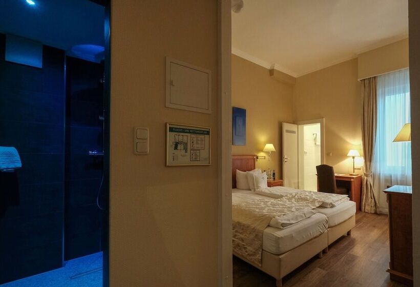 Номер Стандарт, Savoy Hannover