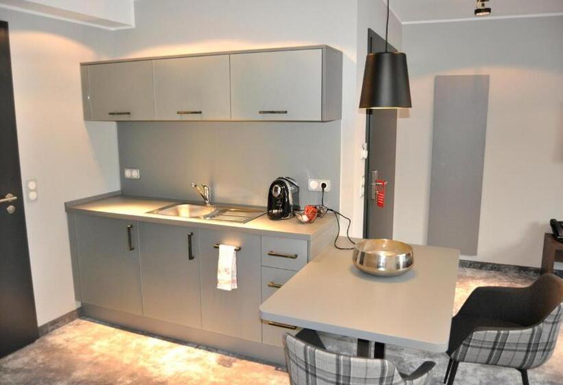 سوییت جونیور, Strandberg S Designhotel Viktoria