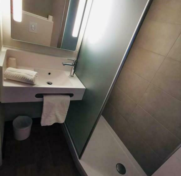 Номер Стандарт Трехместный, B&b Hotel Saint Martin De Crau Alpilles Camargue