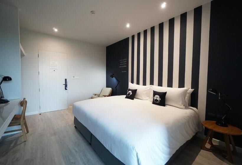 اتاق لوکس با تخت بزرگ, Blu Monkey Hub And Hotel Chanthaburi