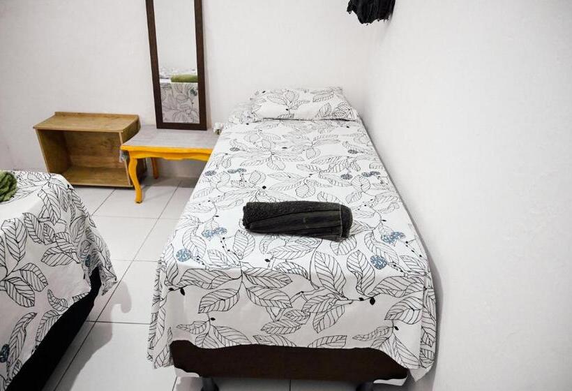 Номер Стандарт, Hostel Mineiros