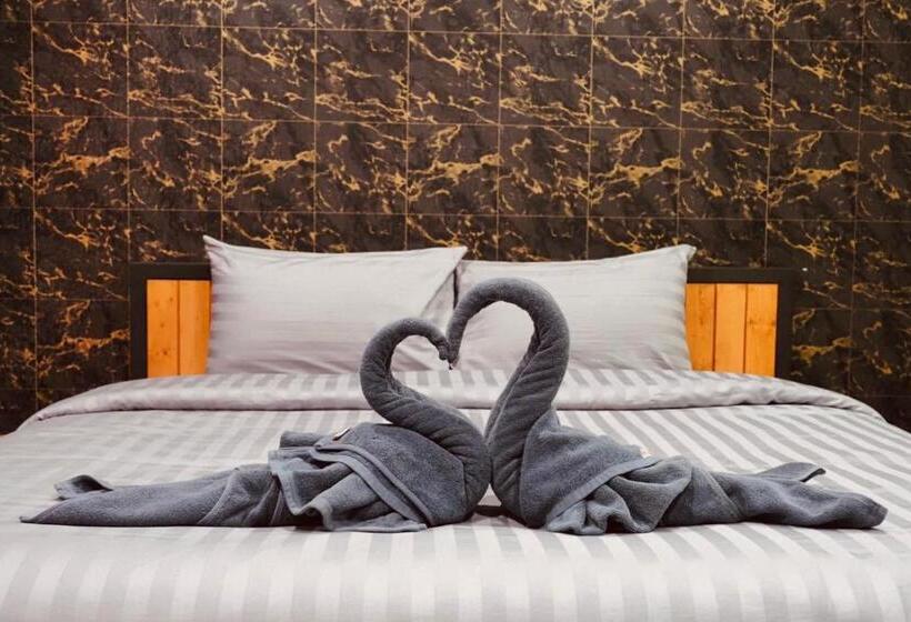 Номер Deluxe Кровать Кинг, The Stories Resort