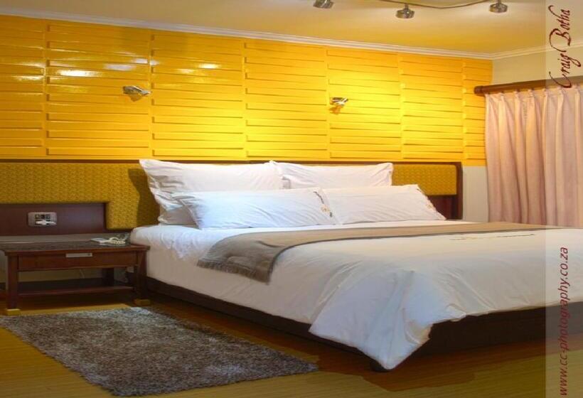 Номер Executive, The Royal Courtyard