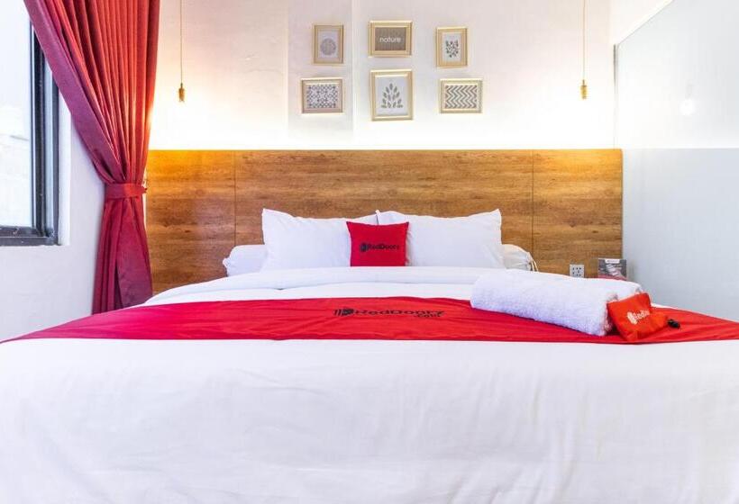 Номер Superior, Reddoorz Plus At Mitrotel Medan