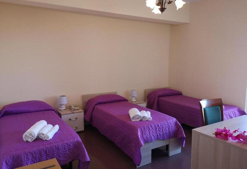 Номер Стандарт Трехместный, Grand Hotel Aspromonte