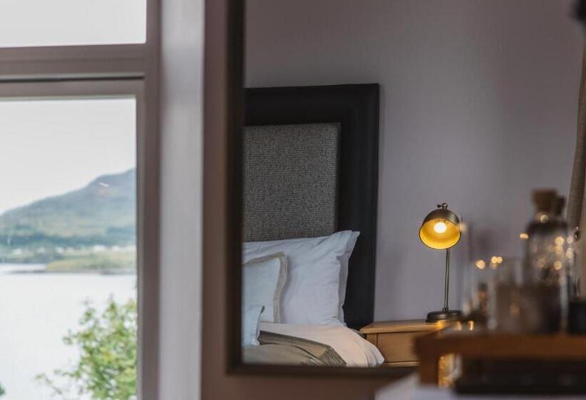 Номер Стандарт Вид на Море, Isle Of Raasay Distillery