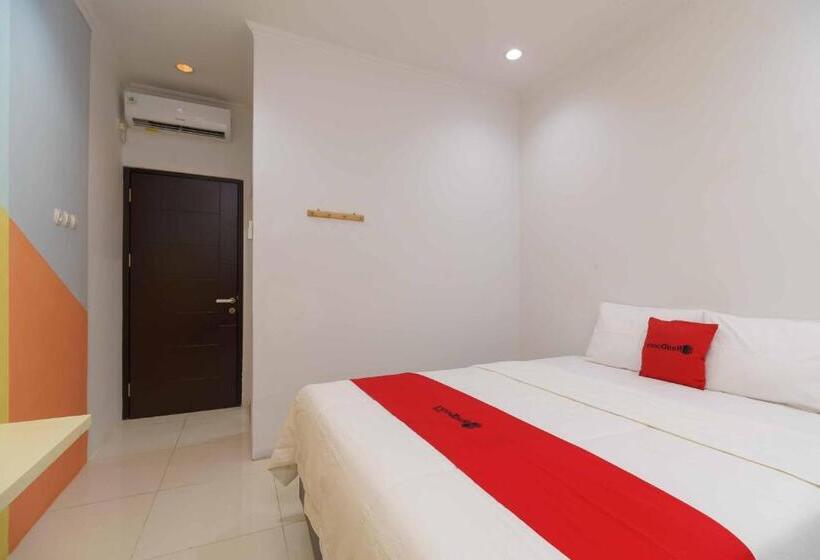 Номер Economy, Reddoorz @ Taman Galaxy Bekasi