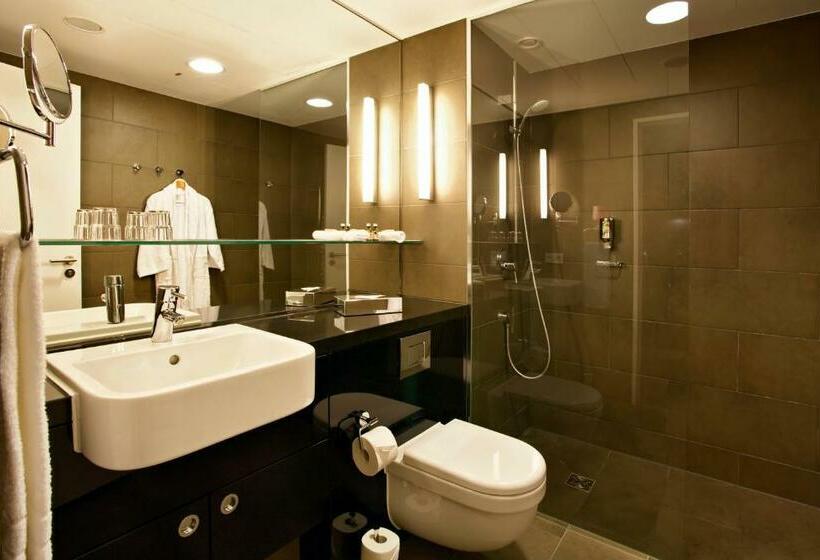 استودیوی پریمیوم, Adina Apartment Hotel Berlin Hackescher Markt