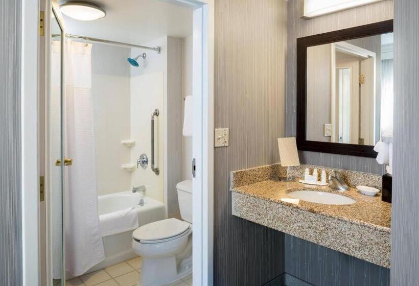 Люкс Вид на Город, Courtyard Providence Downtown