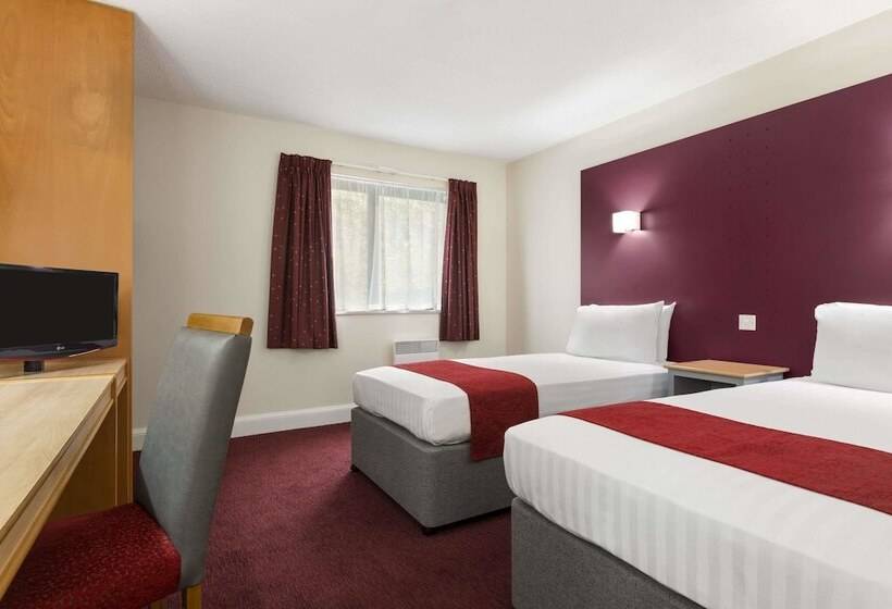 Номер Стандарт 2 Двуспальные Кровати, Days Inn Maidstone