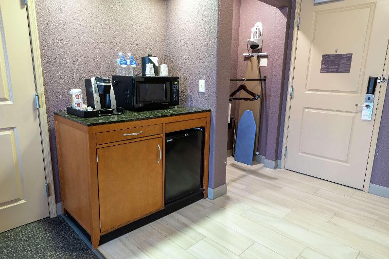 Стандартный Номер Кровать Кинг, Hilton Garden Inn Des Moines West