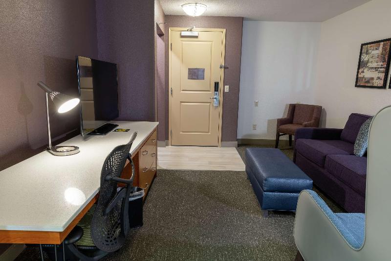 Suit Deluxe, Hilton Garden Inn Des Moines West