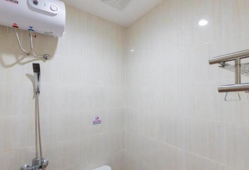 Номер Deluxe, Reddoorz @ Bukit Palma Surabaya