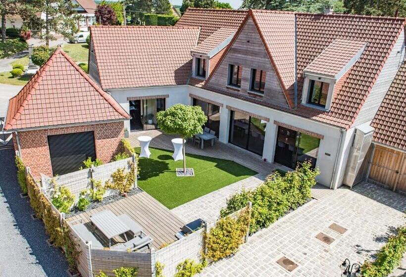 Семейный Номер, Au Coeur Du Village