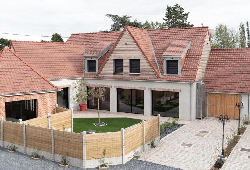 Семейный Номер, Au Coeur Du Village