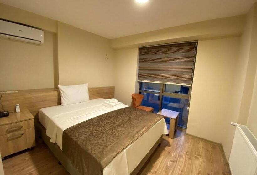 Quarto Economy, Grand Life