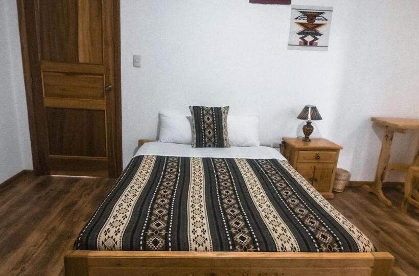 Quarto Estandar Individual, Chasky Cuenca