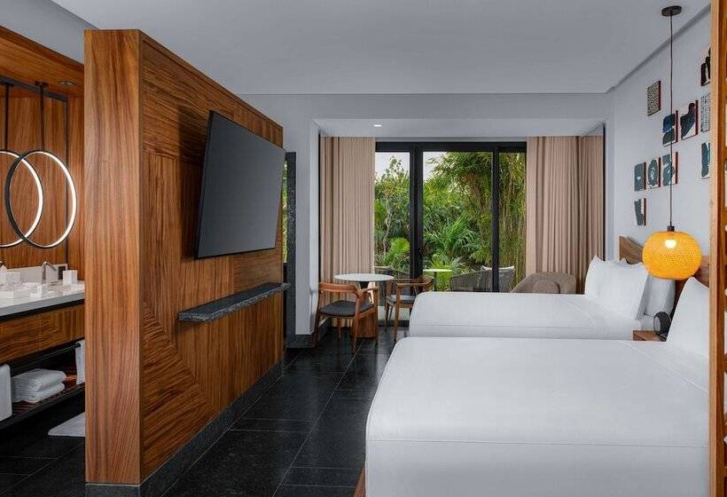 带特大床的标准间, Conrad Tulum Riviera Maya