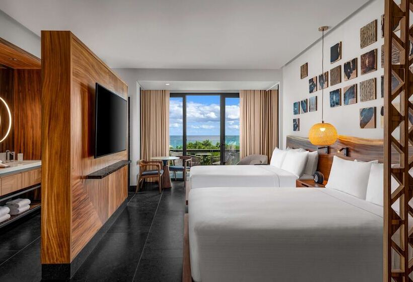带特大床的标准间, Conrad Tulum Riviera Maya