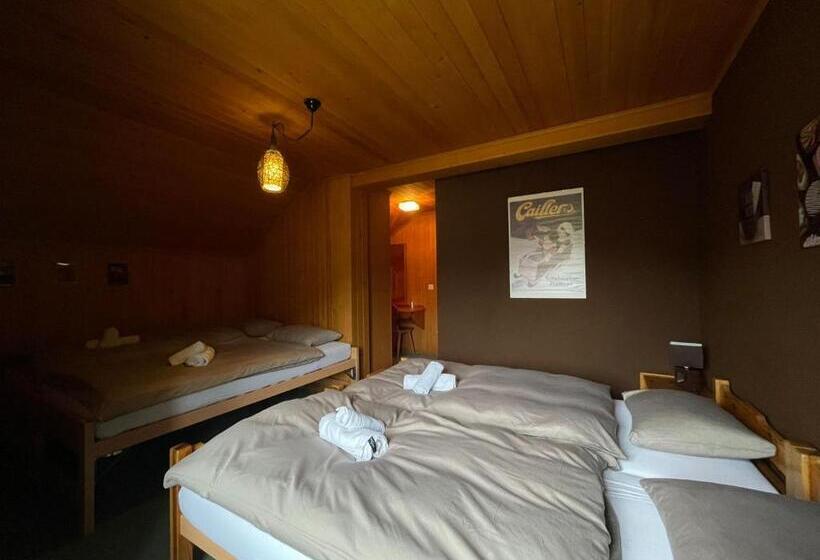 اتاق استاندارد چهار تخته, Auberge De L Ange