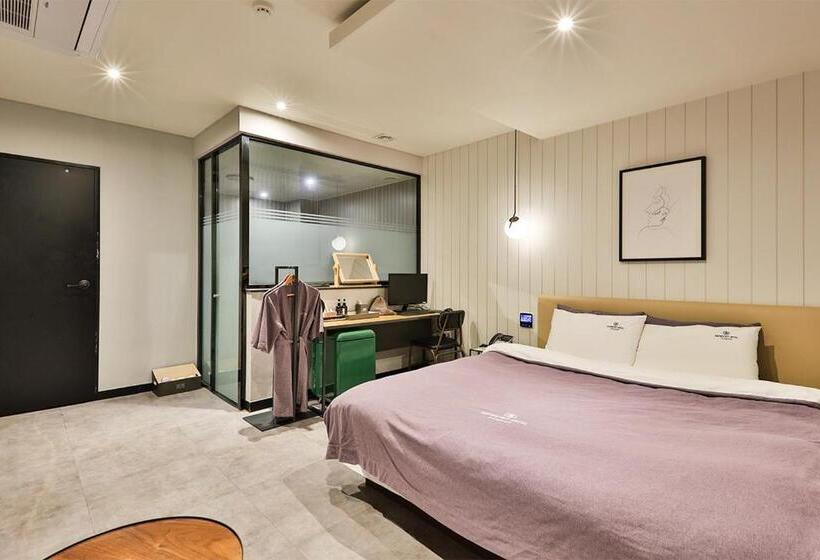 Номер Deluxe, Brown Dot Hotel Jeonggwan