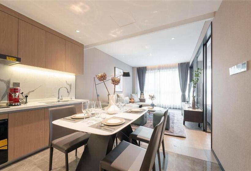 سوییت سوپریور, Cresasia Residence
