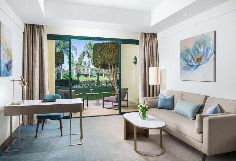 Стандартный Номер Кровать Кинг, Hilton Shigatse
