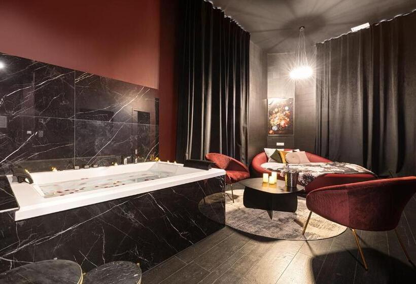 Люкс с гидромассажем, Legend Majestic Appart Hôtel