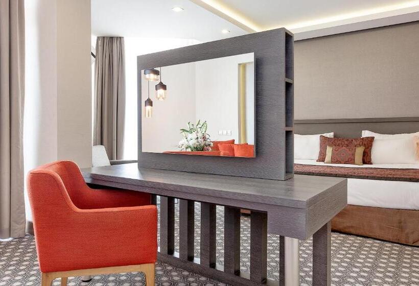 Deluxe Suite Sea View, Salamis Bay Conti Hotel Resort & Spa & Casino