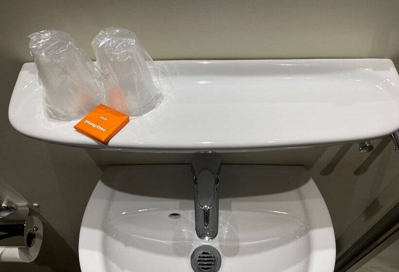 Quarto Estandar, Easyhotel Zürich Limmatplatz