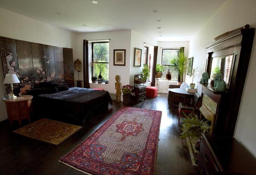 Студия Стандарт, The Gallery House