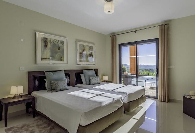 Вилла 3 Спальни, Amendoeira Golf Resort