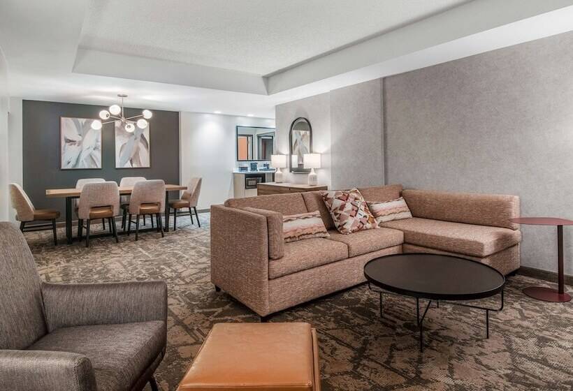 Люкс, Embassy Suites By Hilton Albuquerque