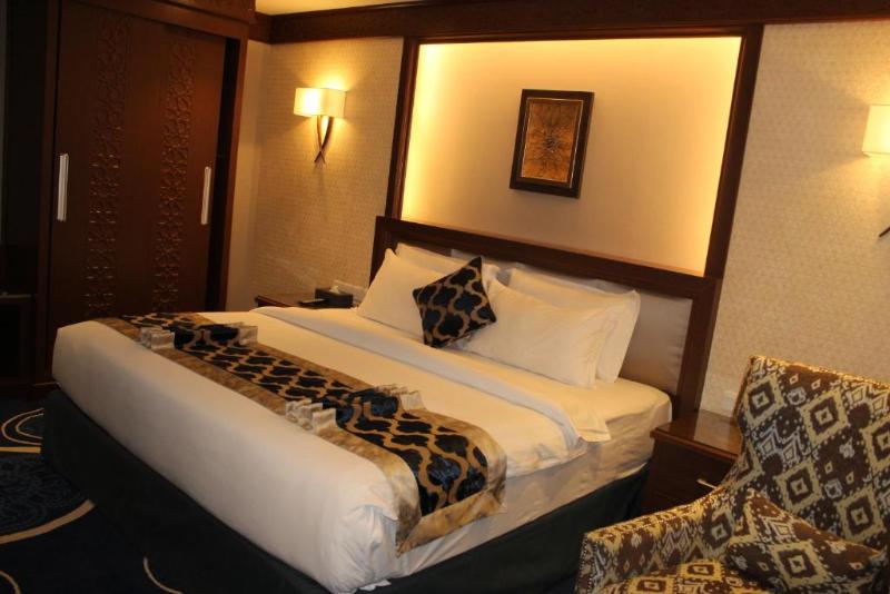 Люкс Кровать Кинг, Embassy Suites By Hilton Albuquerque