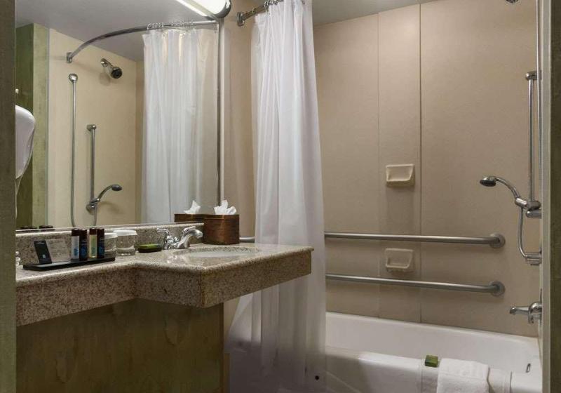 Люкс, Embassy Suites By Hilton Albuquerque