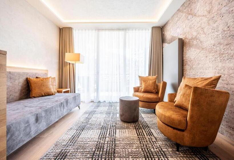 Номер Стандарт с Балконом, Quellenhof Luxury Resort Passeier