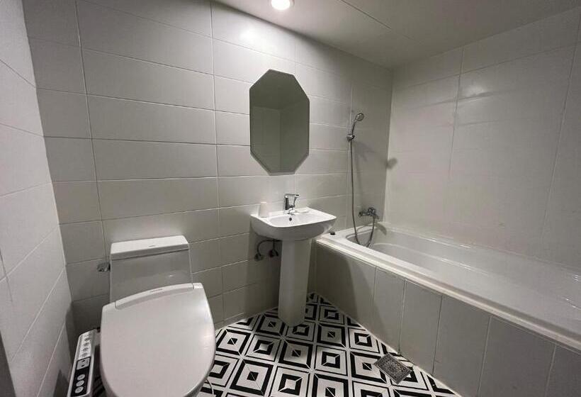 Habitació Deluxe, Yaja Hwajeong Station