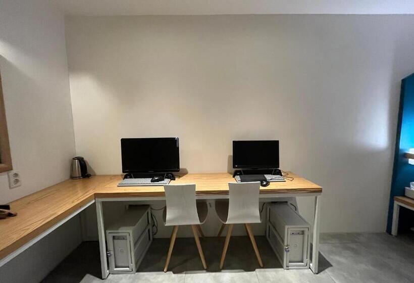 Habitació Deluxe, Yaja Hwajeong Station
