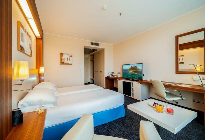 Номер Стандарт, Delta Hotels By Marriott Olbia Sardinia