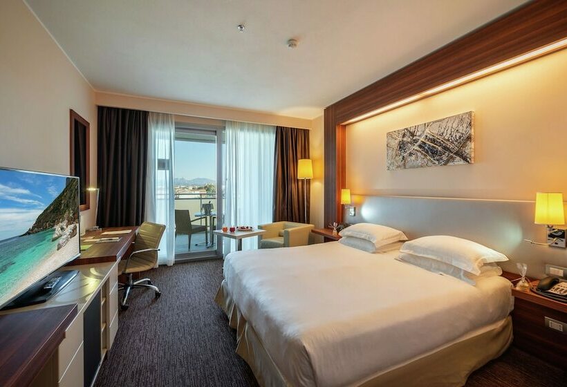 Номер Deluxe с Балконом, Delta Hotels By Marriott Olbia Sardinia