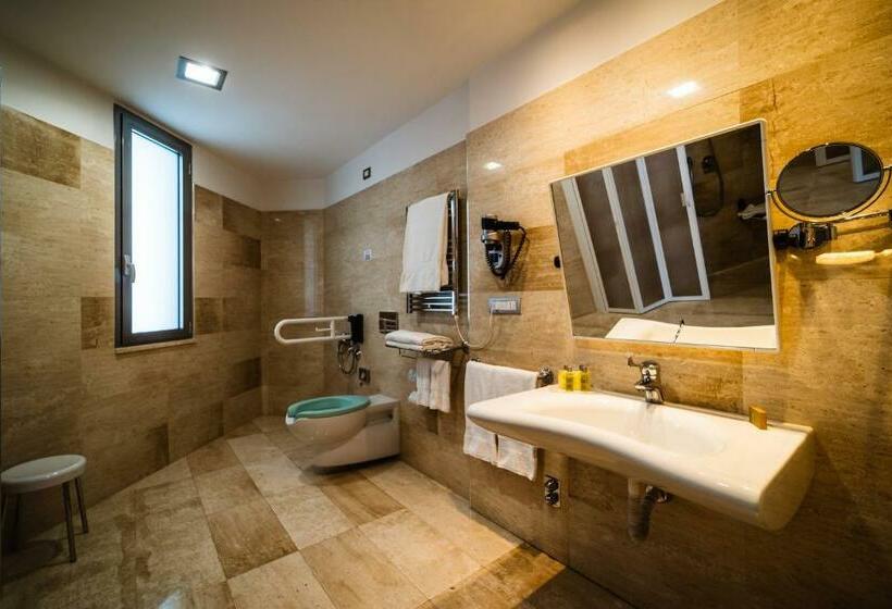 Номер Стандарт Адаптированный для Инвалидов, Delta Hotels By Marriott Olbia Sardinia