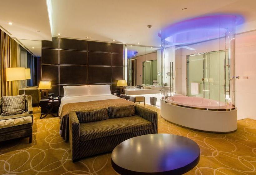 Номер Премиум Вид на Озеро, Intercontinental Nanjing, An Ihg