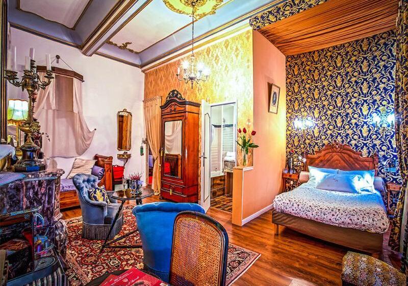 Полулюкс, Hôtel Renaissance